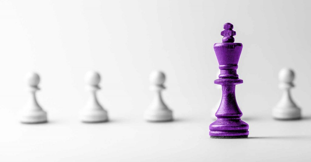 Il mercato è sempre più competitivo. Per vincere è fondamentale conoscere il proprio “nemico” e studiare la giusta strategia. E’ come una partita a scacchi. Vinciamo solo se studiamo l’avversario. Analizziamo la sua strategia. Quali mosse fa. Se serve, sacrifichiamo la Regina per fare scacco matto.