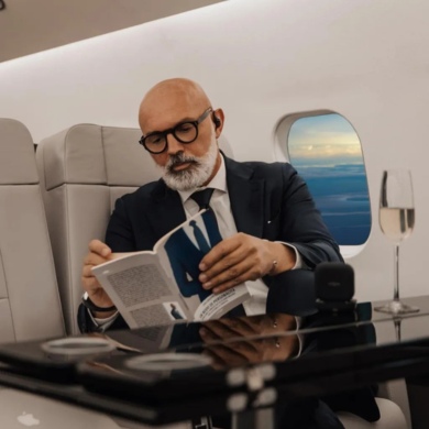 Luigi Contessi, with more than 1.7 million followers on Instagram, is a true icon of the luxury and lifestyle world.