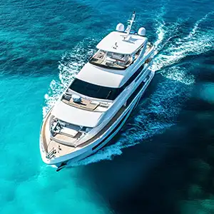 Yacht in navigazione