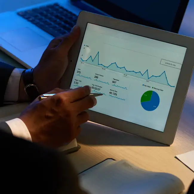 visualizzazione scheda Google Analytics su un tablet