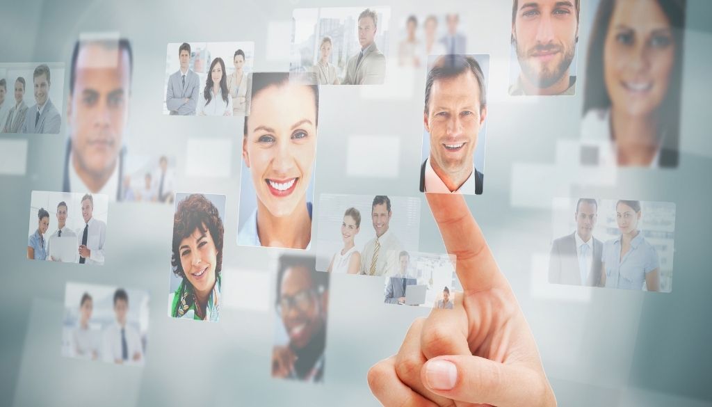 Directory per aziende: schede di attività online al posto del vecchio elenco cartaceo